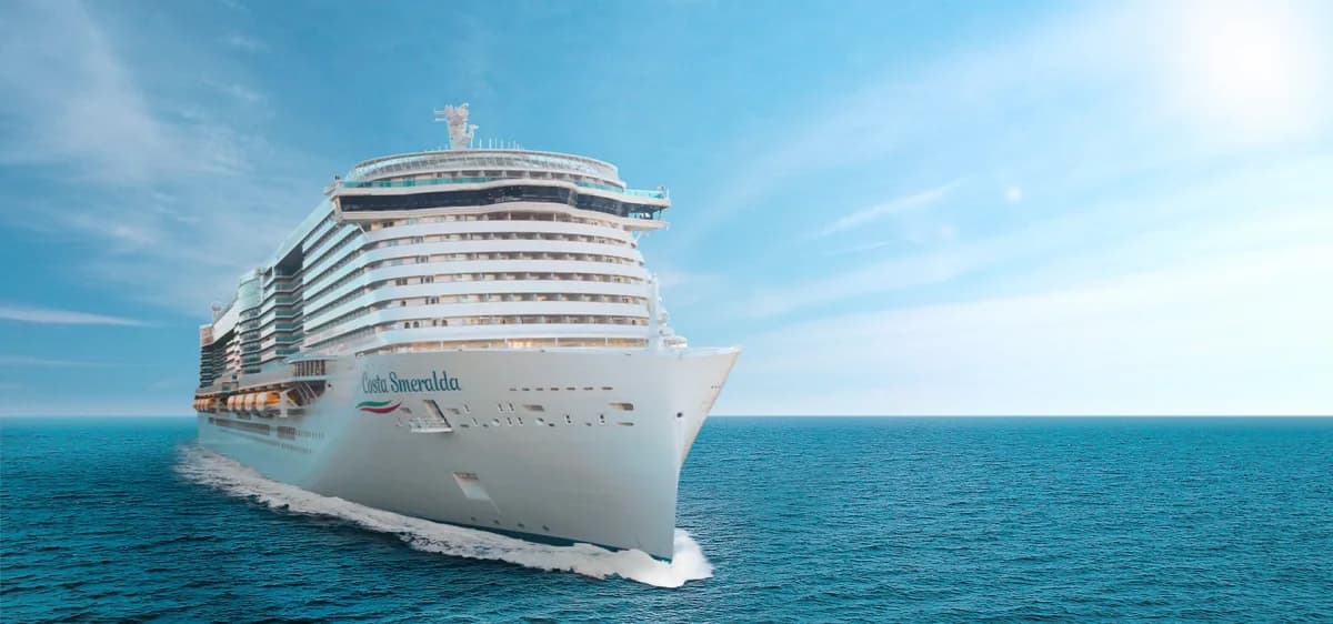 Costa Smeralda von Costa Kreuzfahrten auf See