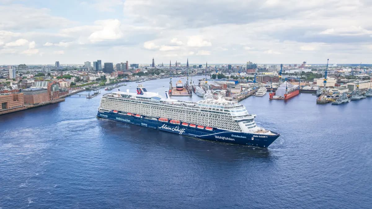 Mein Schiff 7 von TUI Cruises auf See