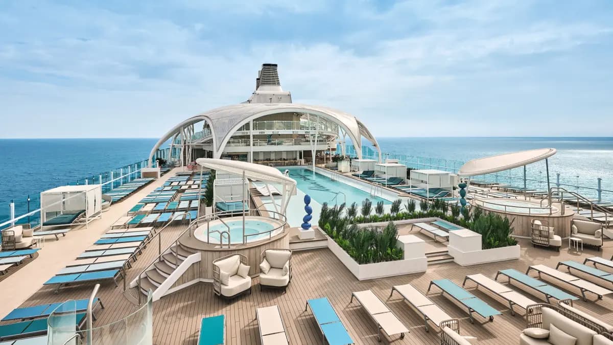 Mein Schiff Relax von TUI Cruises auf dem Meer
