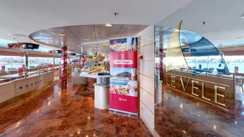 MSC Opera: Buffetbereich „Le Vele“ mit Fensterfront