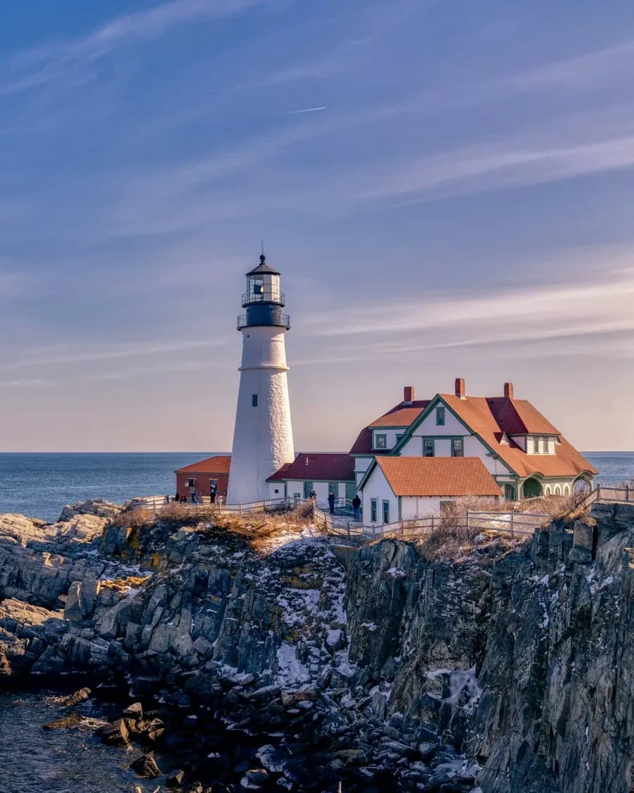 Der Leuchtturm Portland Head Light auf den Klippen von Maine