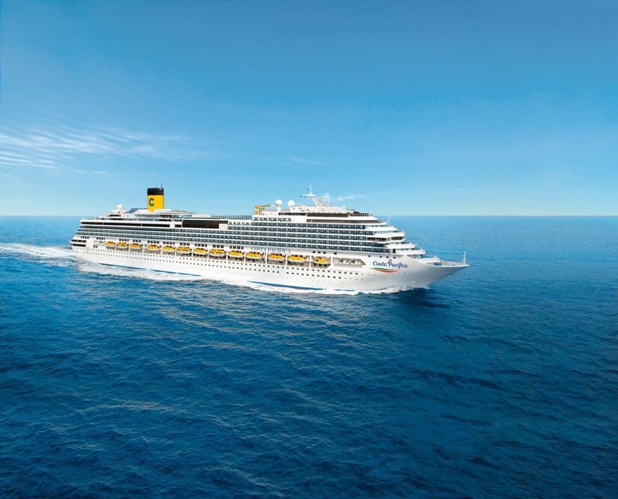 Costa Kreuzfahrtschiff auf See