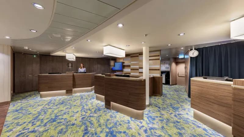 Mein Schiff 7 – Rezeption und Außendeck