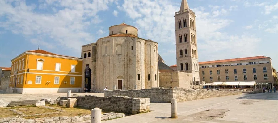 Runde Donatuskirche über dem römischen Forum von Zadar